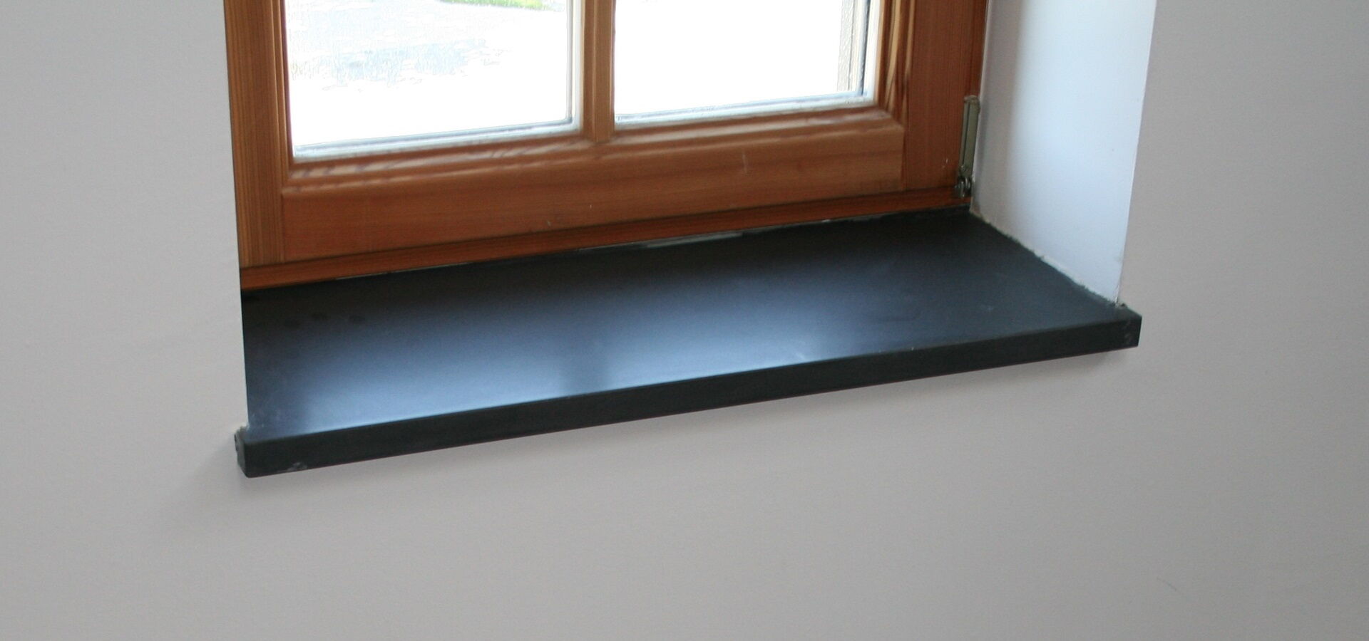 Nero Assoluto Fensterbank schwarz