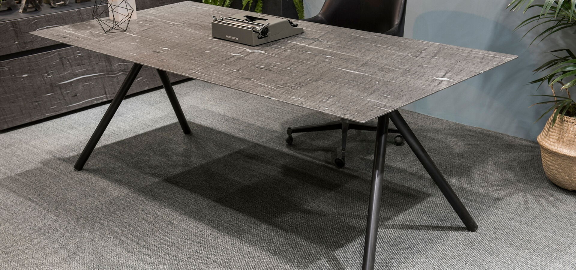 Tischplatte aus Naturstein