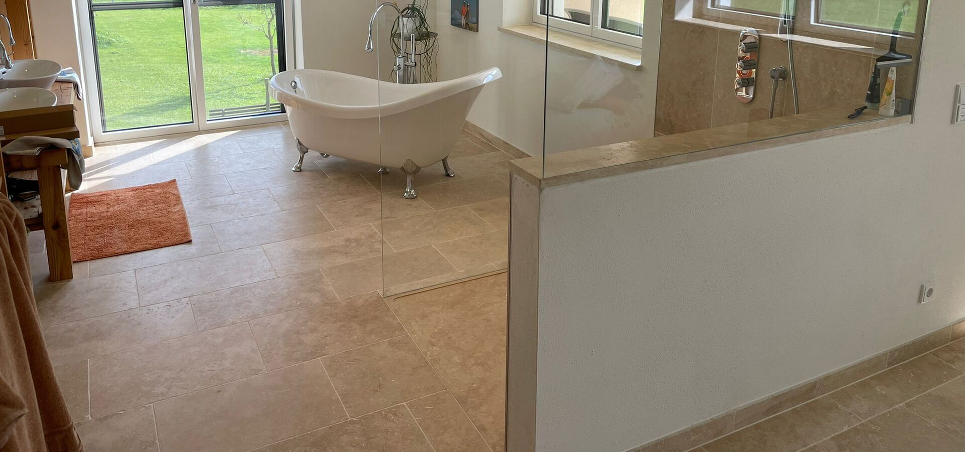 Keramikfliese für Wand- und Boden Travertin ivory gebürstet