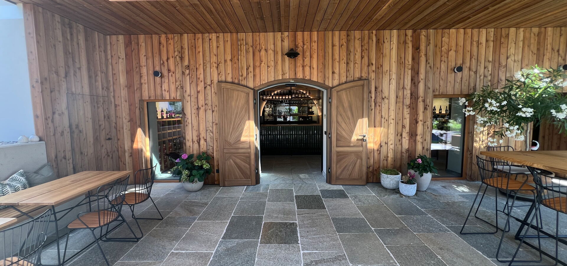 Terrasse mit Luserna Gneis
