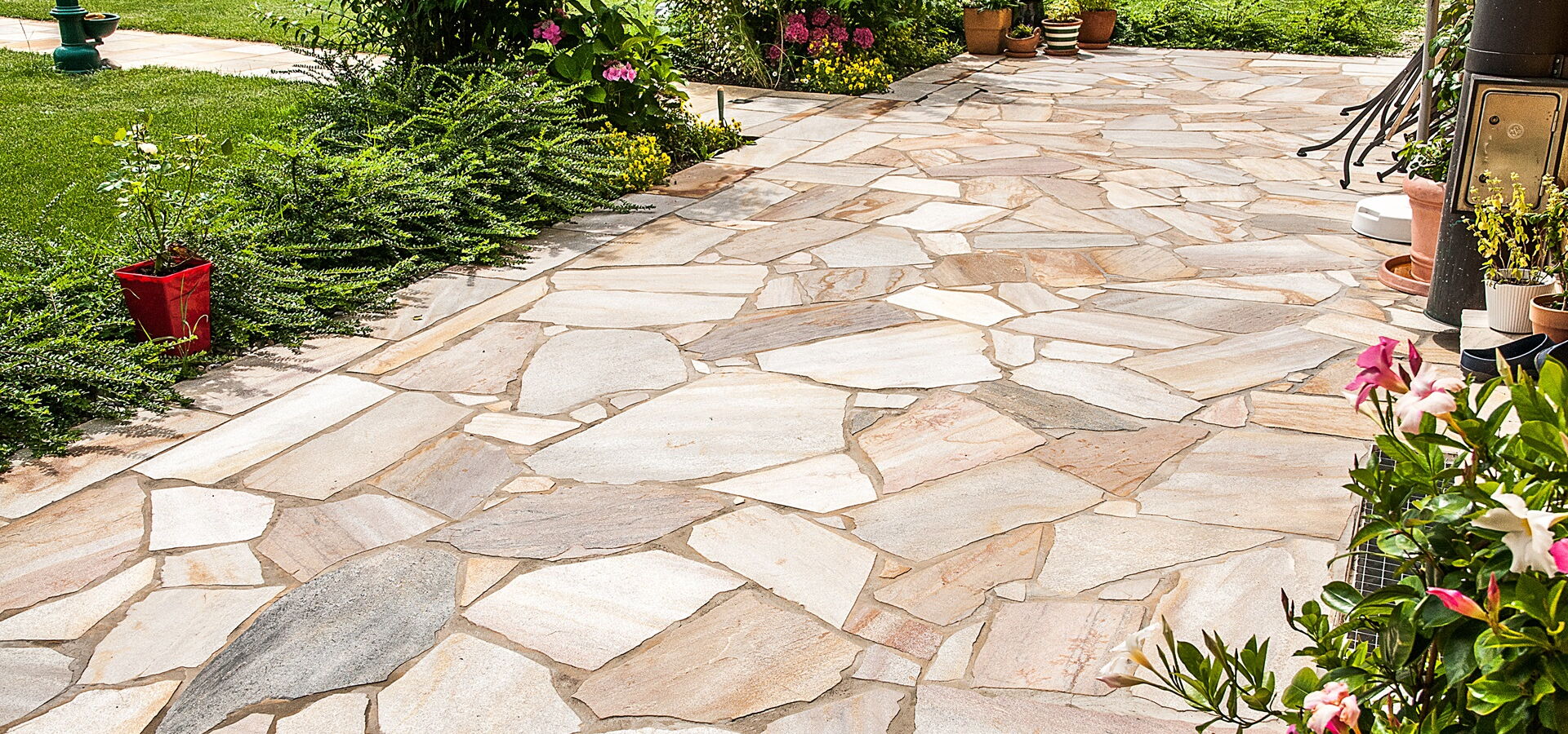 Natursteinterasse Samba Quarzit