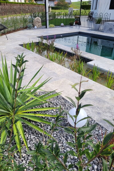 Feinsteinzeug für Stiegen