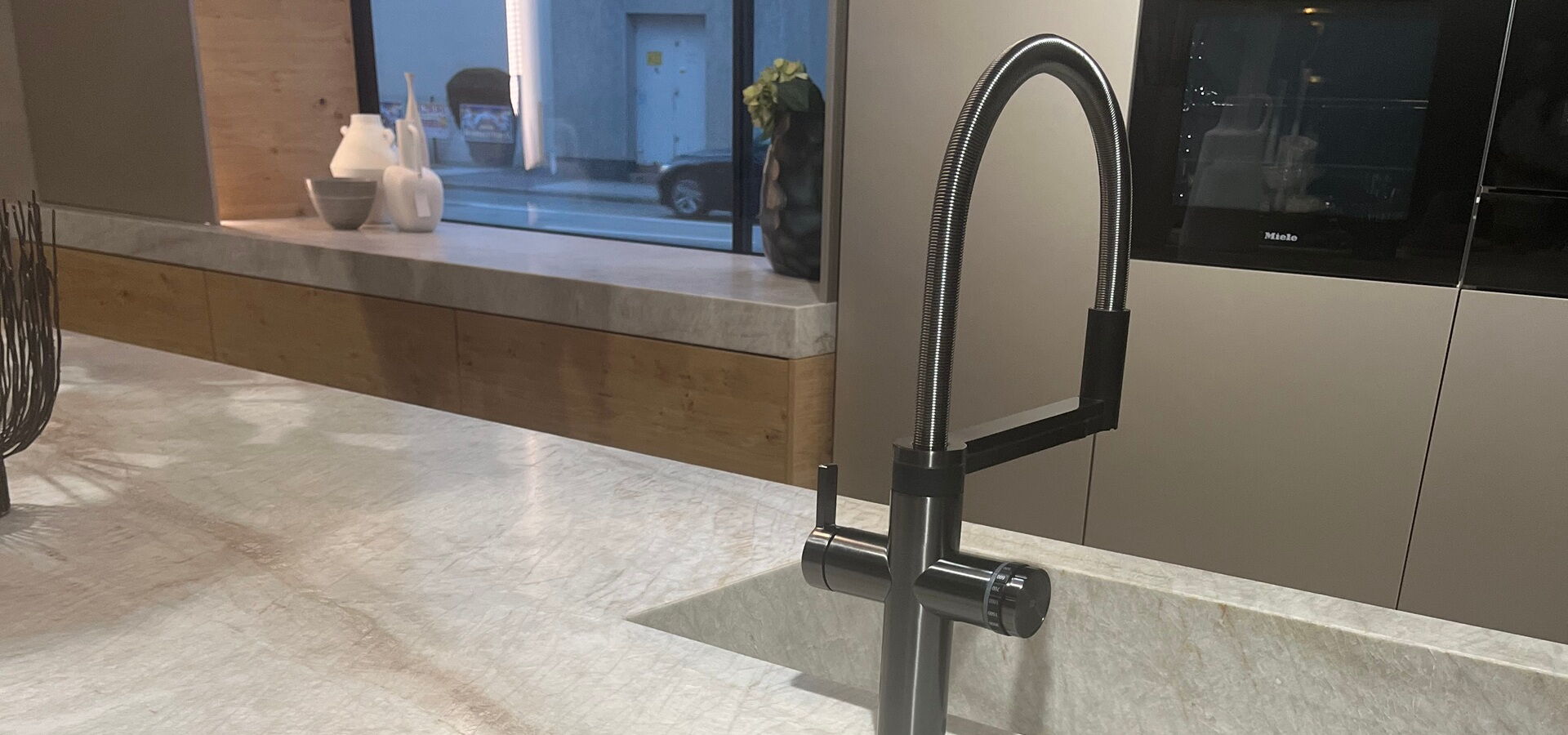 feingeschliffenen Quarzit Taj Mahal beide mit dunklen Adern