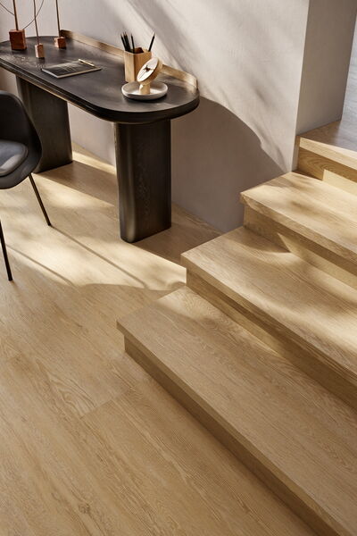 Feinsteinzeug Holzstiege