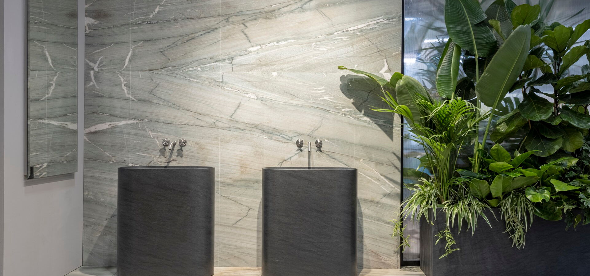 Eyecatcher aus Naturstein im Badezimmer